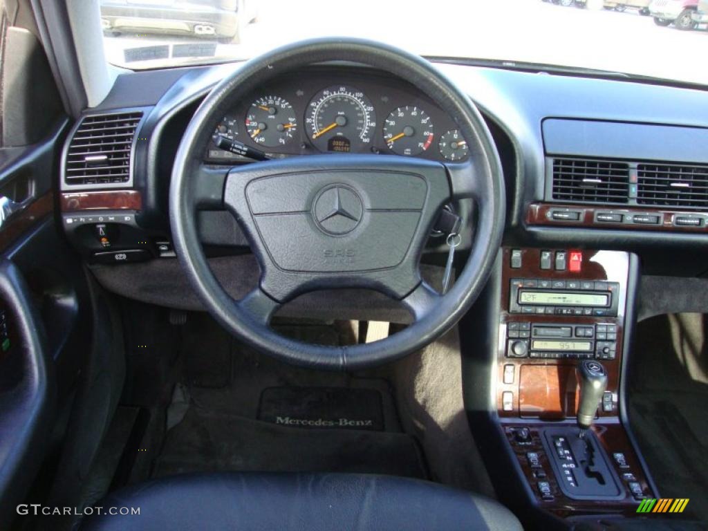1999 Mercedes-Benz S 420 Sedan Black Steering Wheel Photo #42455911