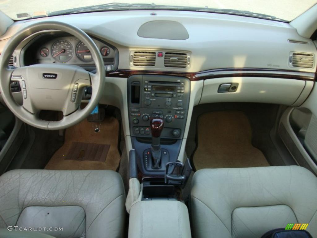 2002 Volvo S80 2.9 Taupe/LightTaupe Dashboard Photo #42461739