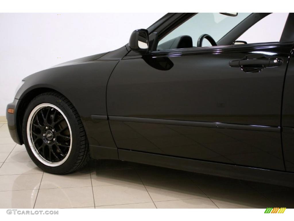 2003 IS 300 Sedan - Black Onyx / Black photo #25