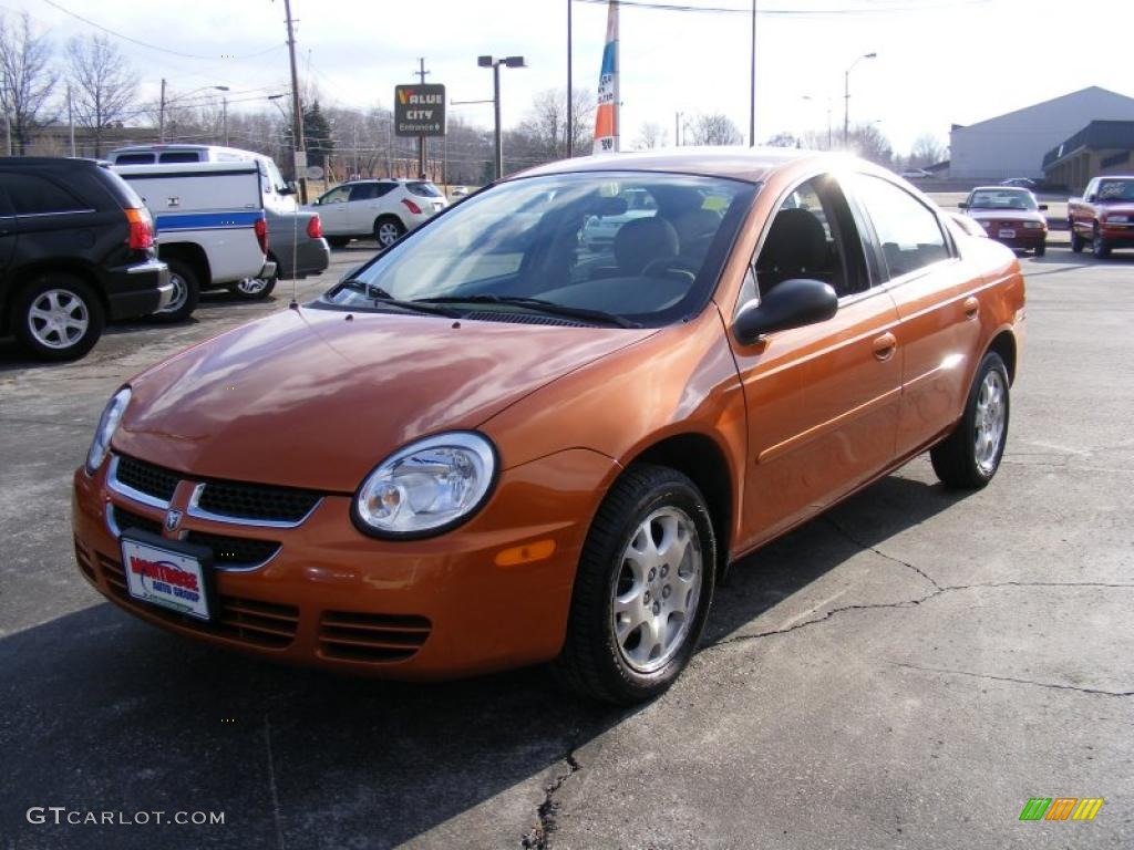 2005 Neon SXT - Orange Blast Pearlcoat / Dark Slate Gray photo #1