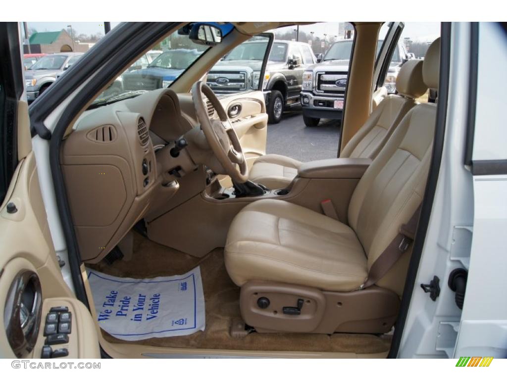 Light Cashmere Interior 2004 Buick Rainier CXL AWD Photo #42463907