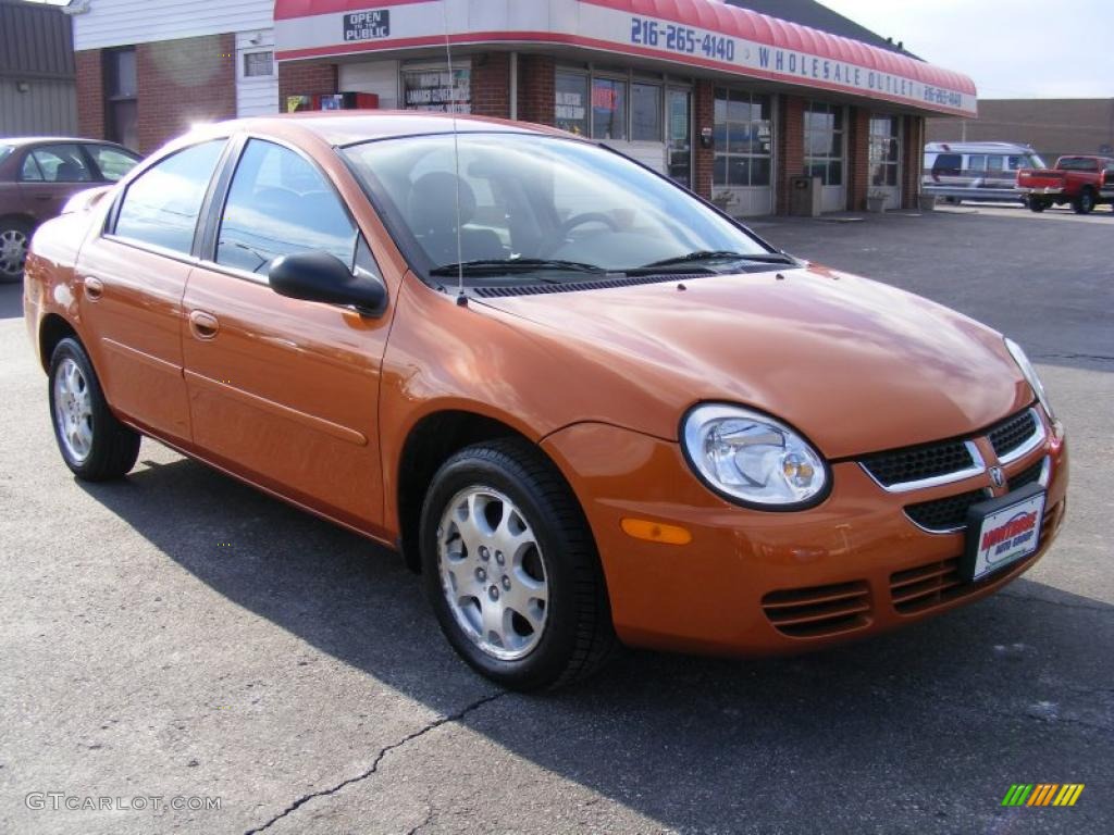 2005 Neon SXT - Orange Blast Pearlcoat / Dark Slate Gray photo #7