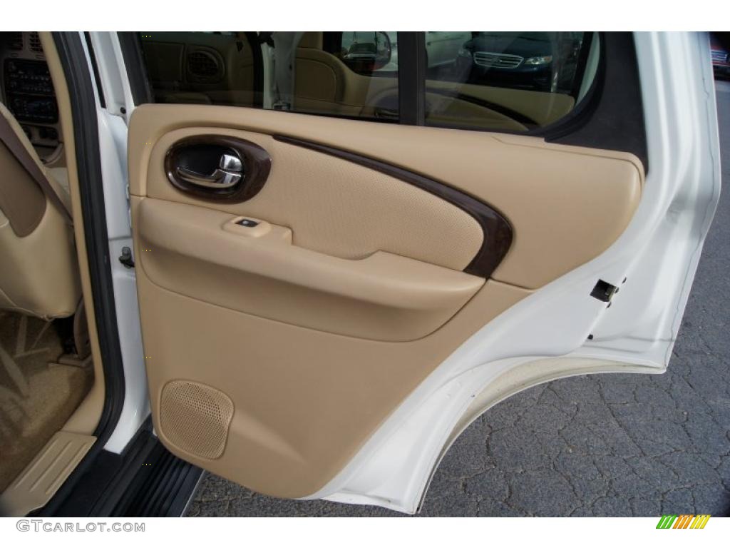 2004 Buick Rainier CXL AWD Light Cashmere Door Panel Photo #42463991