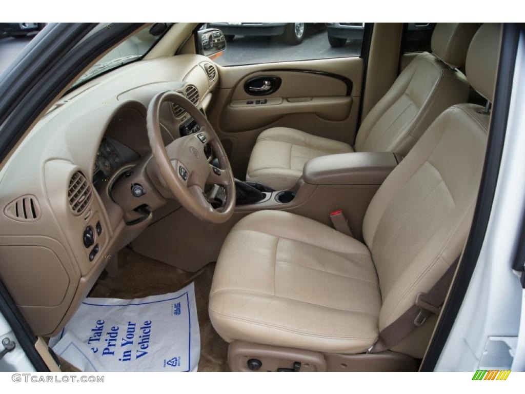 Light Cashmere Interior 2004 Buick Rainier CXL AWD Photo #42464195