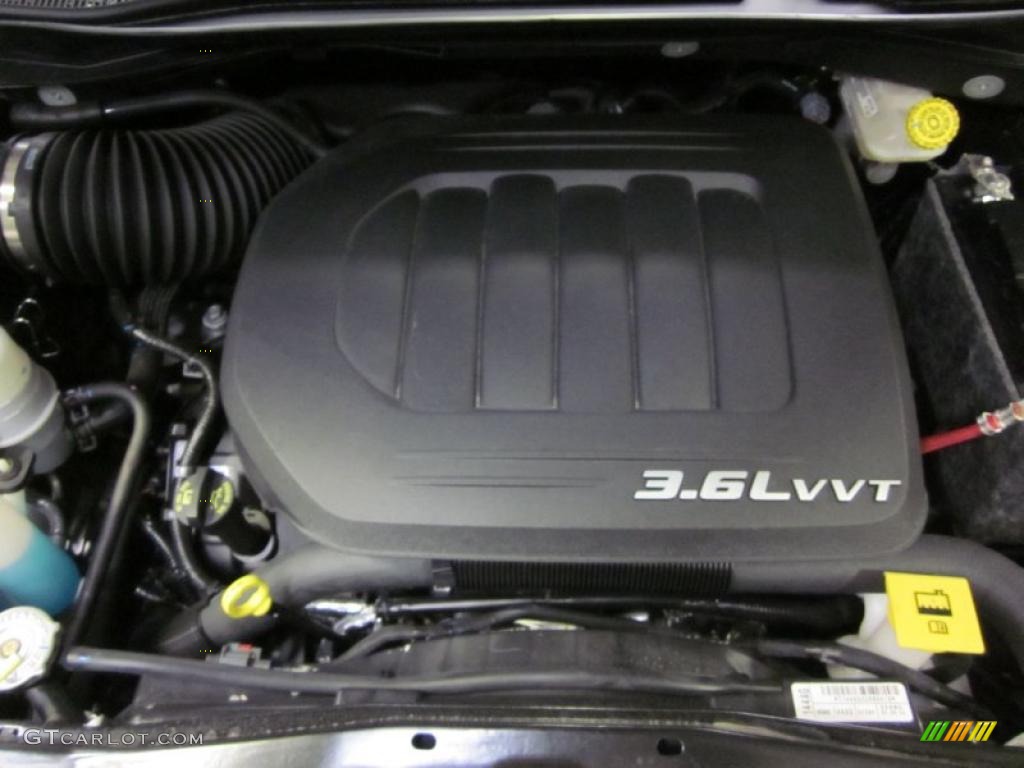 2011 Chrysler Town & Country Touring 3.6 Liter DOHC 24-Valve VVT Pentastar V6 Engine Photo #42464801