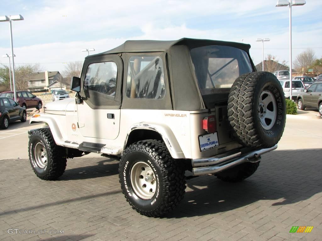 1995 Wrangler SE 4x4 - Light Pearlstone Pearl / Spice Beige photo #5