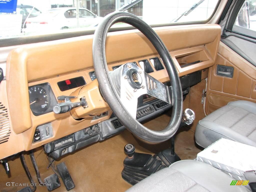 1995 Wrangler SE 4x4 - Light Pearlstone Pearl / Spice Beige photo #13