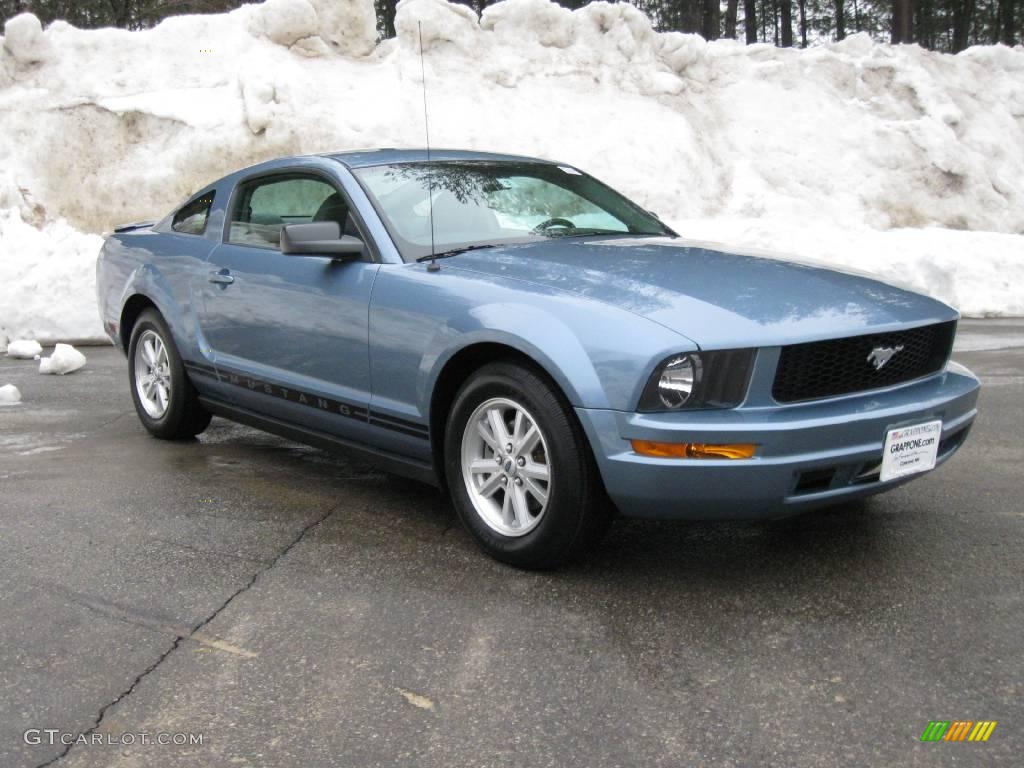 2007 Mustang V6 Deluxe Coupe - Windveil Blue Metallic / Light Graphite photo #1