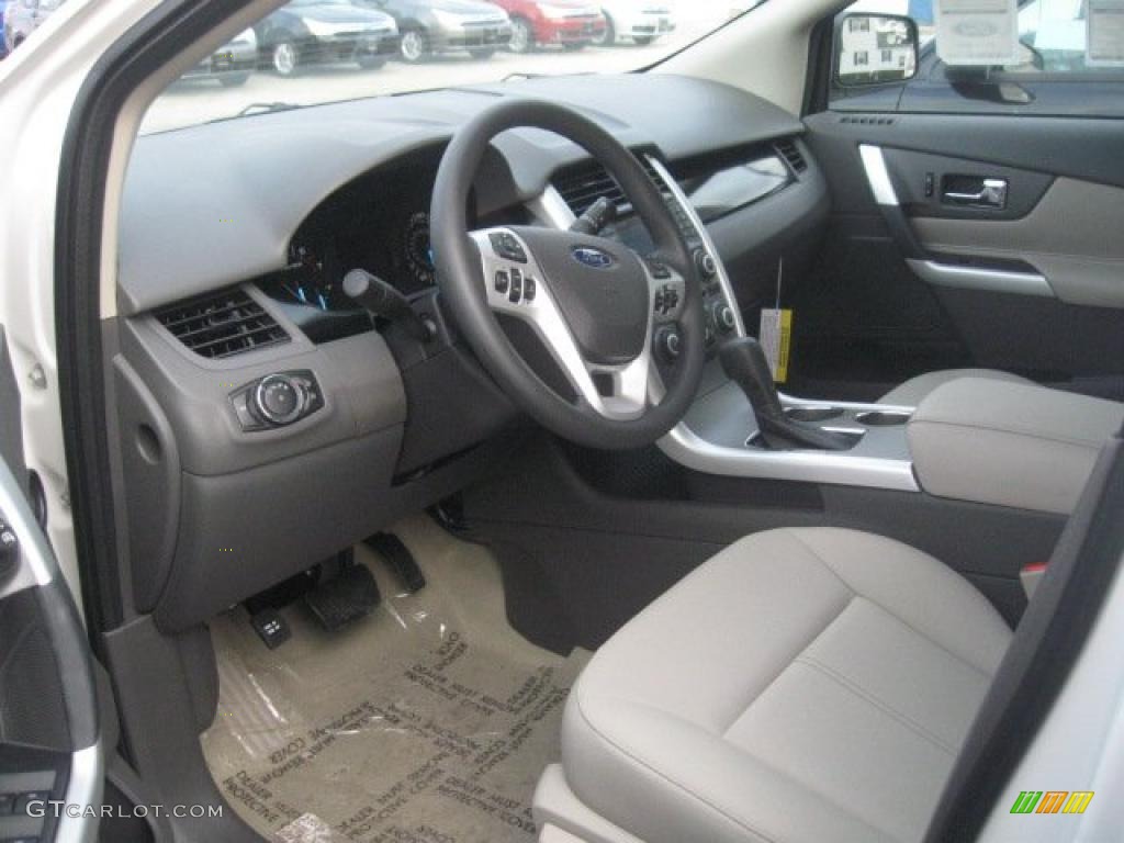 Medium Light Stone Interior 2011 Ford Edge SE Photo #42468424