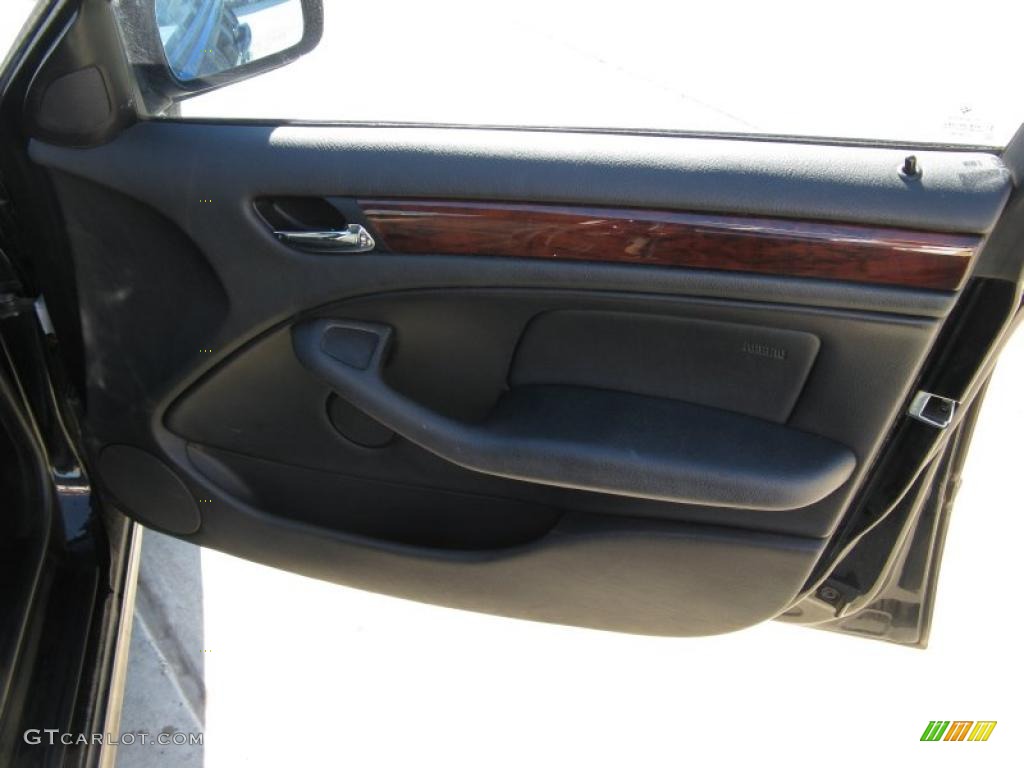 2005 3 Series 325i Sedan - Black Sapphire Metallic / Black photo #17