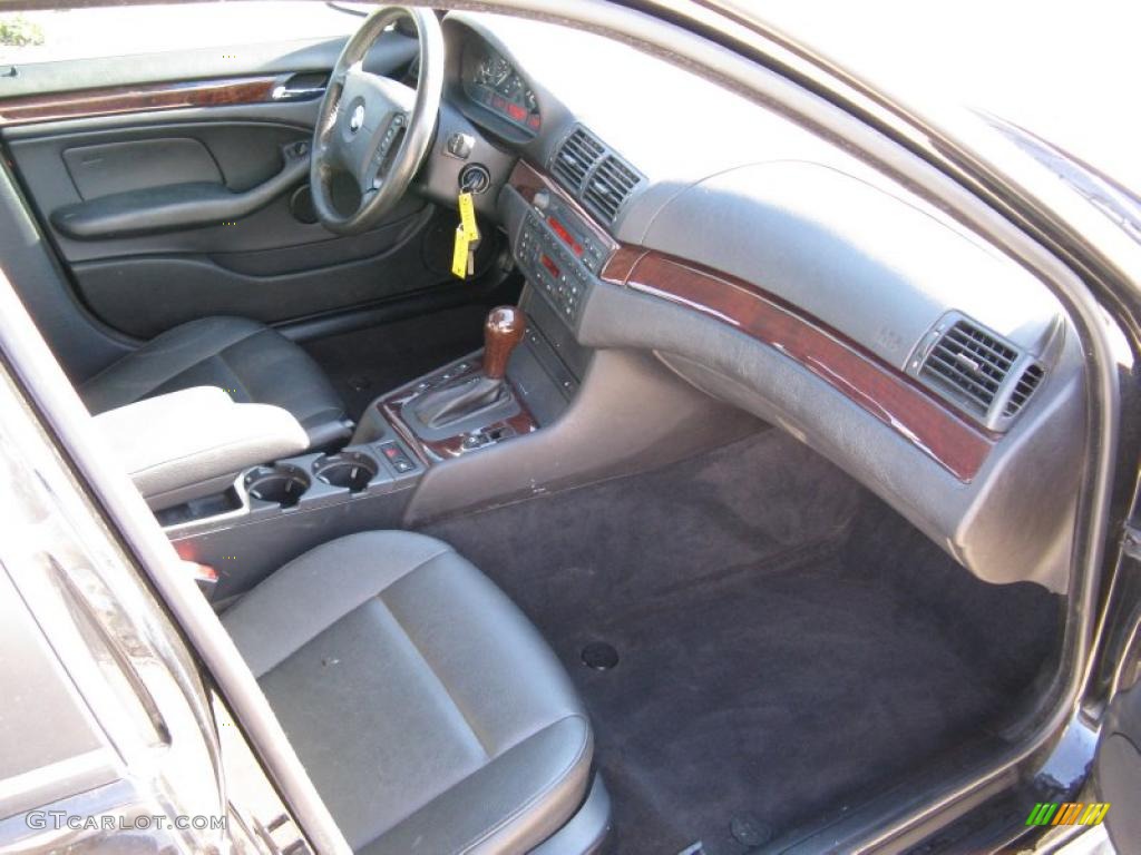 2005 3 Series 325i Sedan - Black Sapphire Metallic / Black photo #18