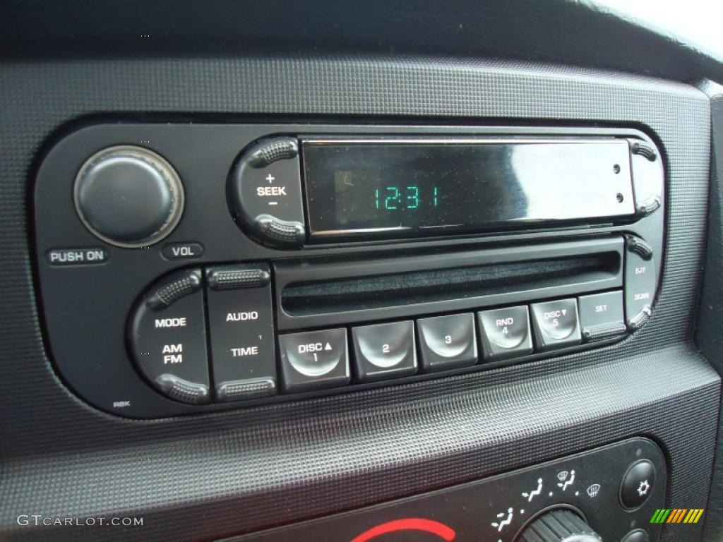 2005 Dodge Ram 1500 SLT Regular Cab 4x4 Controls Photo #42472506