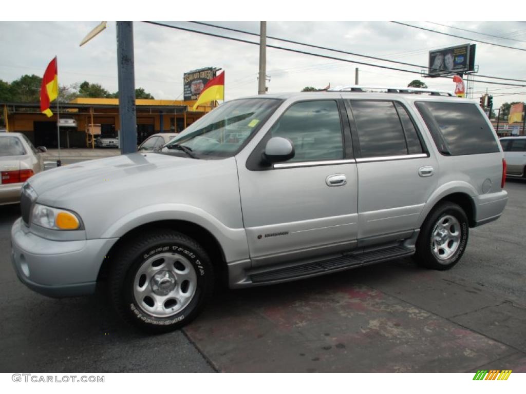 2000 Navigator  - Silver Metallic / Medium Graphite photo #3