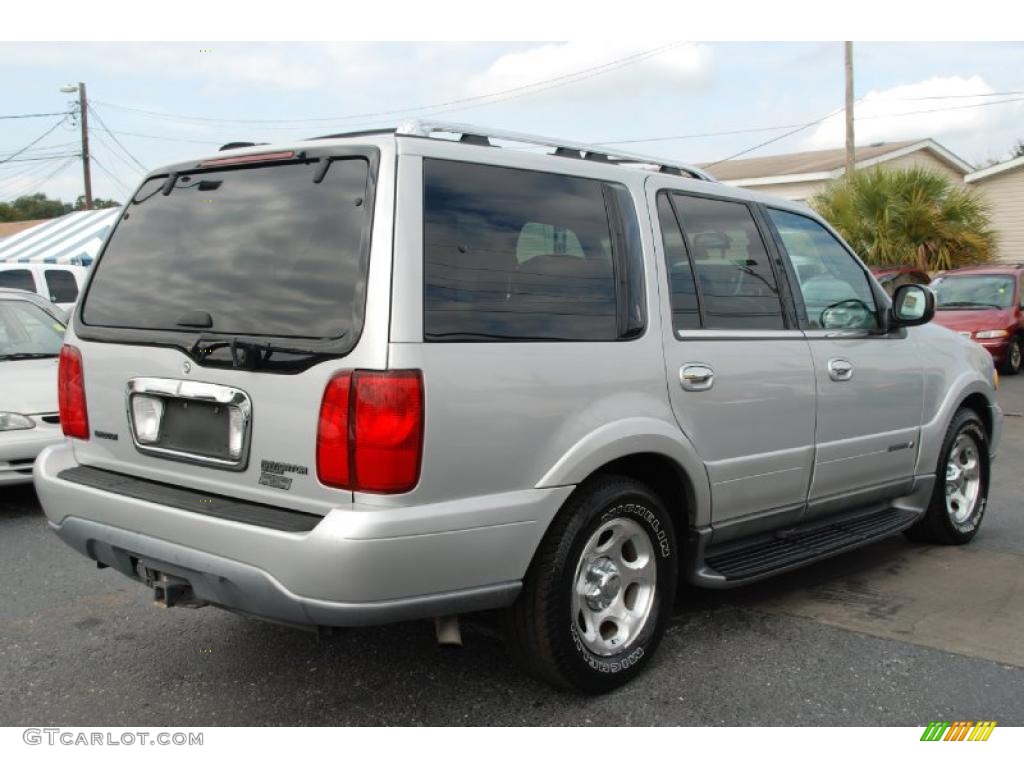 2000 Navigator  - Silver Metallic / Medium Graphite photo #10
