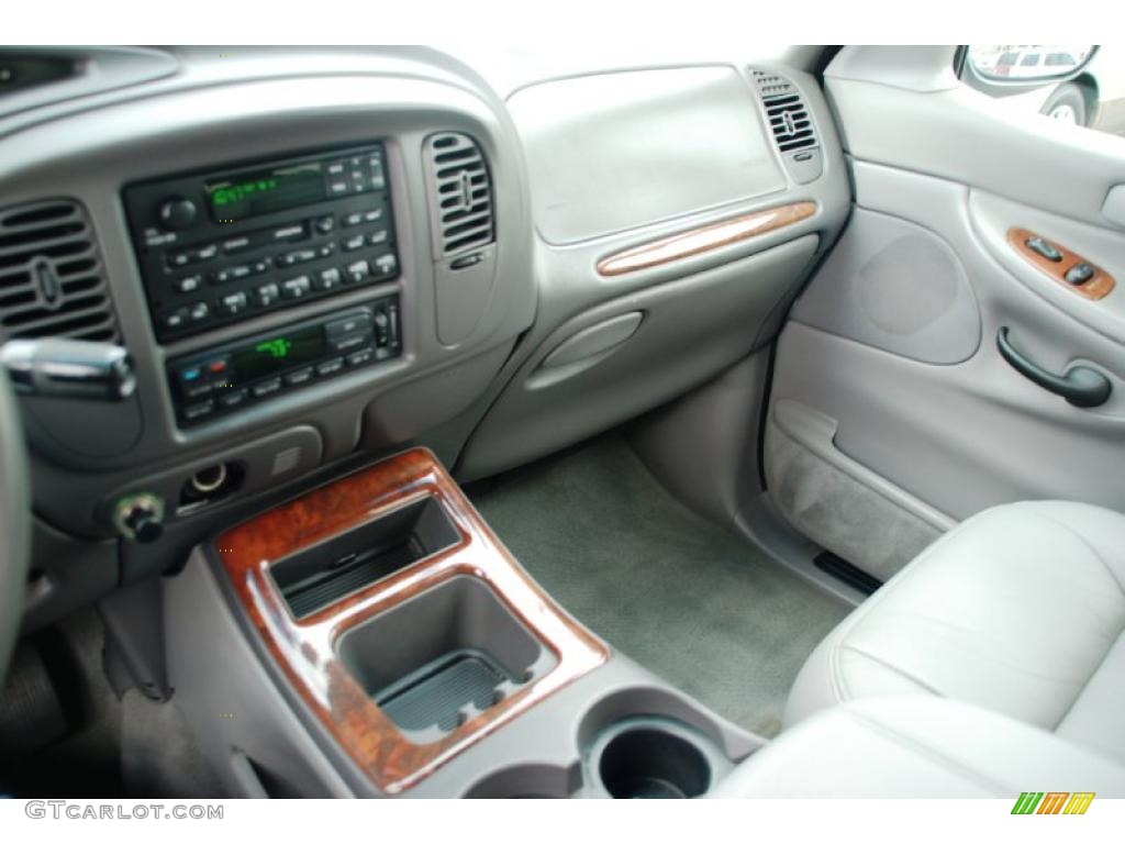 2000 Navigator  - Silver Metallic / Medium Graphite photo #17