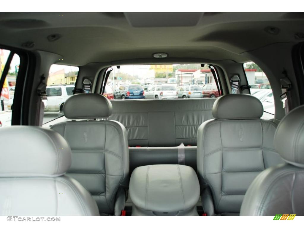 2000 Navigator  - Silver Metallic / Medium Graphite photo #28