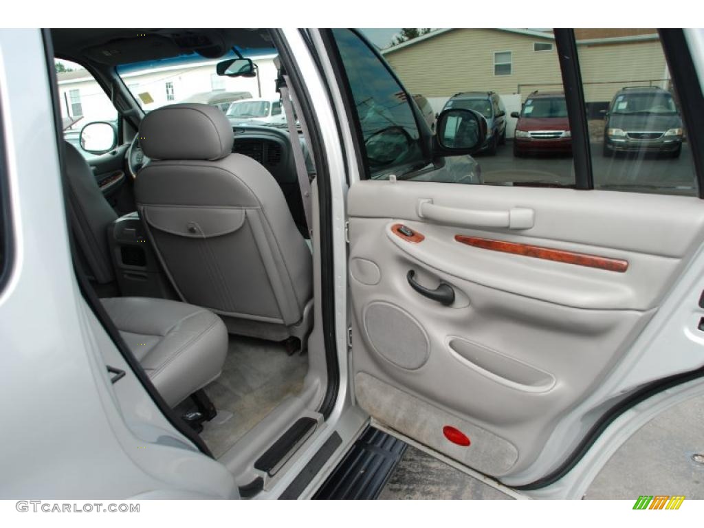 2000 Lincoln Navigator Standard Navigator Model Door Panel Photos