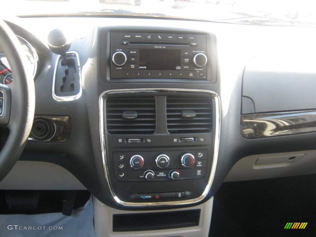 2011 Dodge Grand Caravan Express Controls Photo #42478661