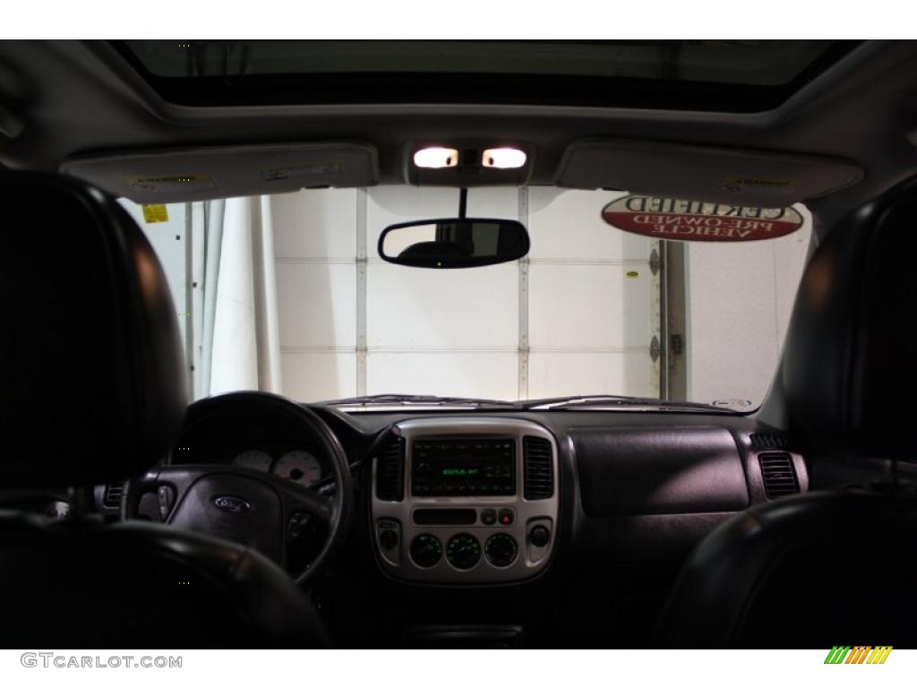 2004 Escape Limited 4WD - Dark Shadow Grey Metallic / Ebony Black photo #31