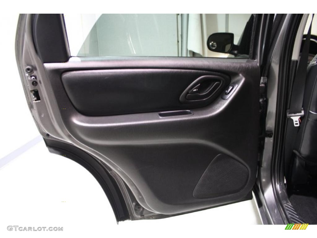 2004 Escape Limited 4WD - Dark Shadow Grey Metallic / Ebony Black photo #32