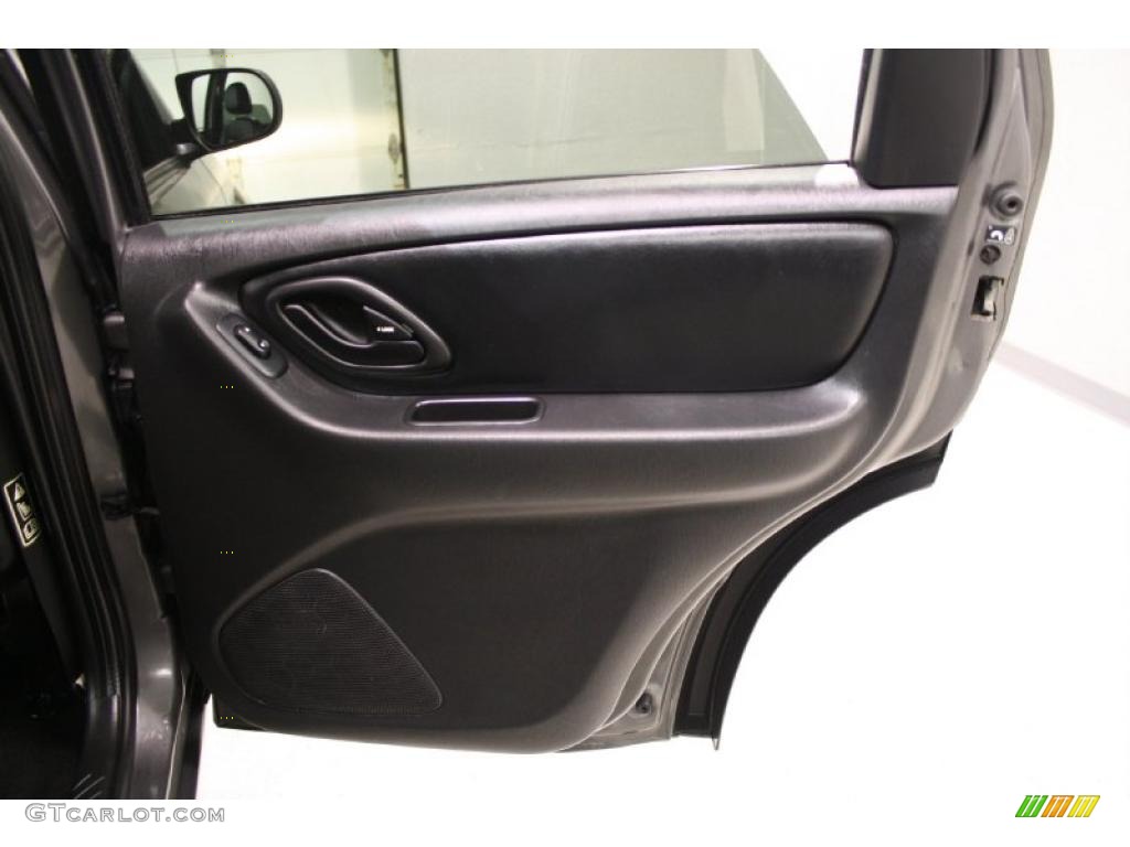 2004 Escape Limited 4WD - Dark Shadow Grey Metallic / Ebony Black photo #39