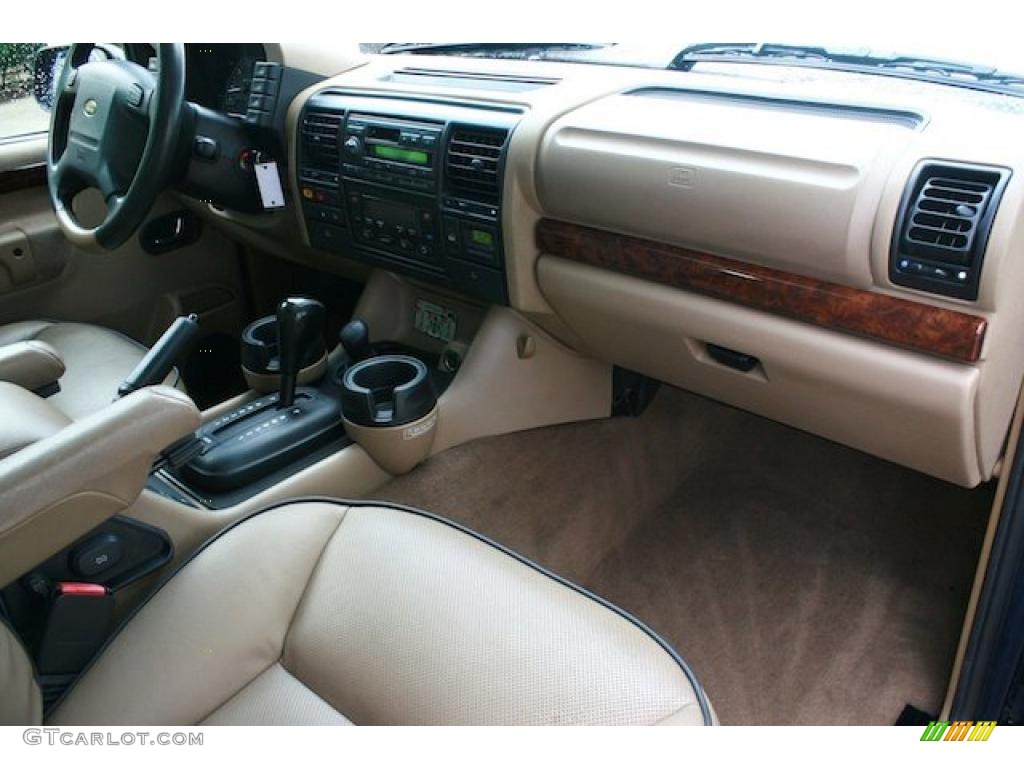 Bahama Beige Interior 2002 Land Rover Discovery II SE Photo #42479041