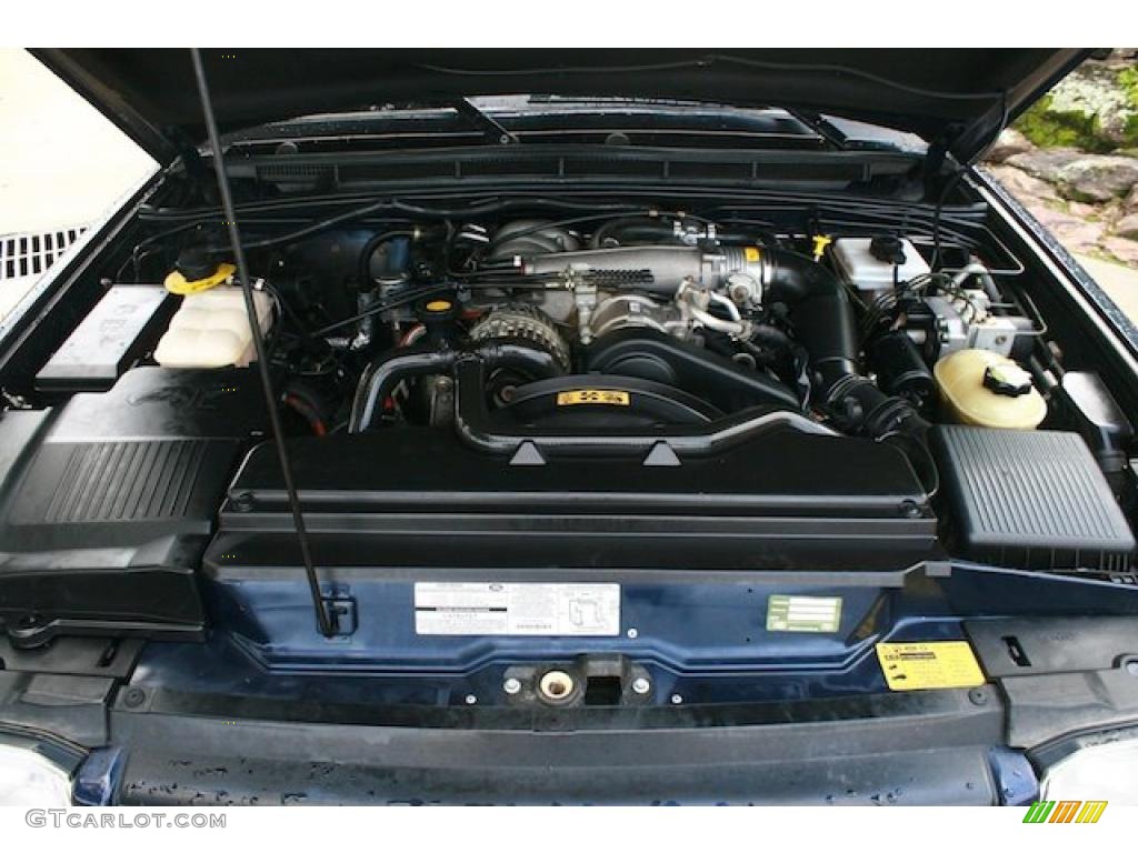 2002 Land Rover Discovery II SE Engine Photos