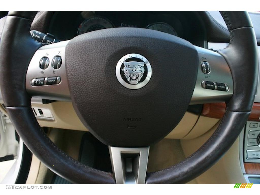 2009 Jaguar XF Luxury Barley/Truffle Steering Wheel Photo #42481040