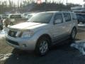 Silver Lightning - Pathfinder SE 4x4 Photo No. 3