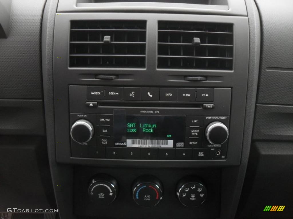 2011 Dodge Nitro Heat Controls Photo #42485773