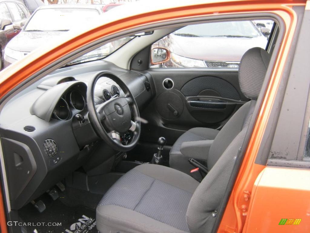 2007 Aveo 5 LS Hatchback - Spicy Orange / Charcoal Black photo #25