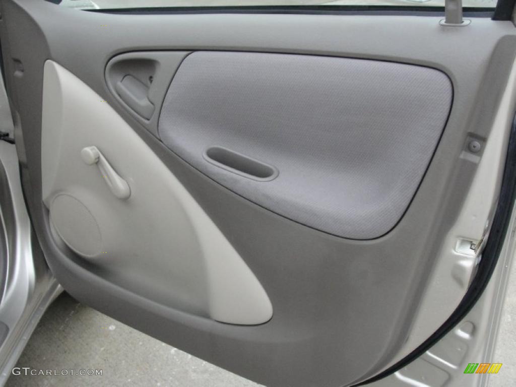 2003 ECHO Sedan - Silver Streak Mica / Shadow Gray photo #22
