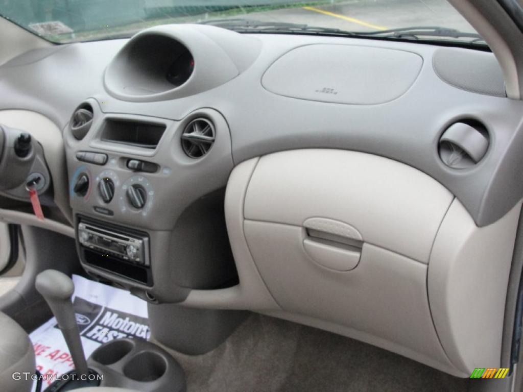 2003 ECHO Sedan - Silver Streak Mica / Shadow Gray photo #23