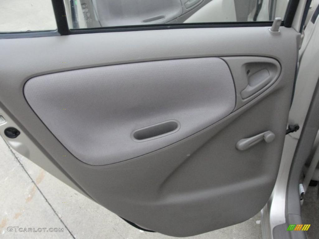 2003 ECHO Sedan - Silver Streak Mica / Shadow Gray photo #28