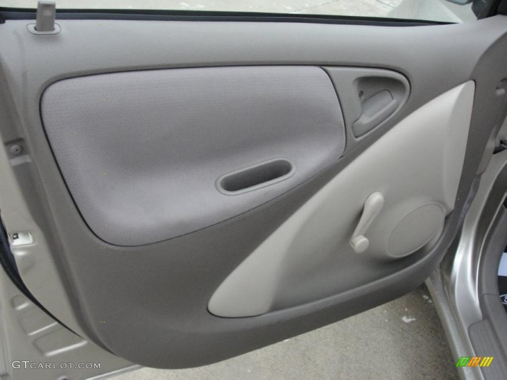 2003 ECHO Sedan - Silver Streak Mica / Shadow Gray photo #30