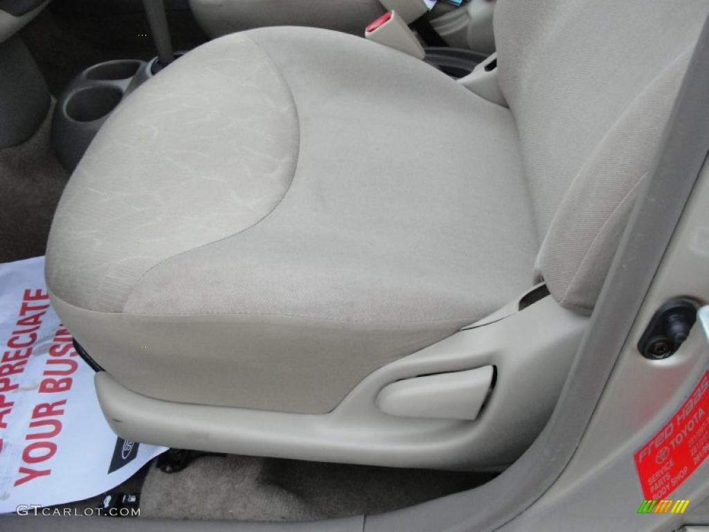 2003 ECHO Sedan - Silver Streak Mica / Shadow Gray photo #32