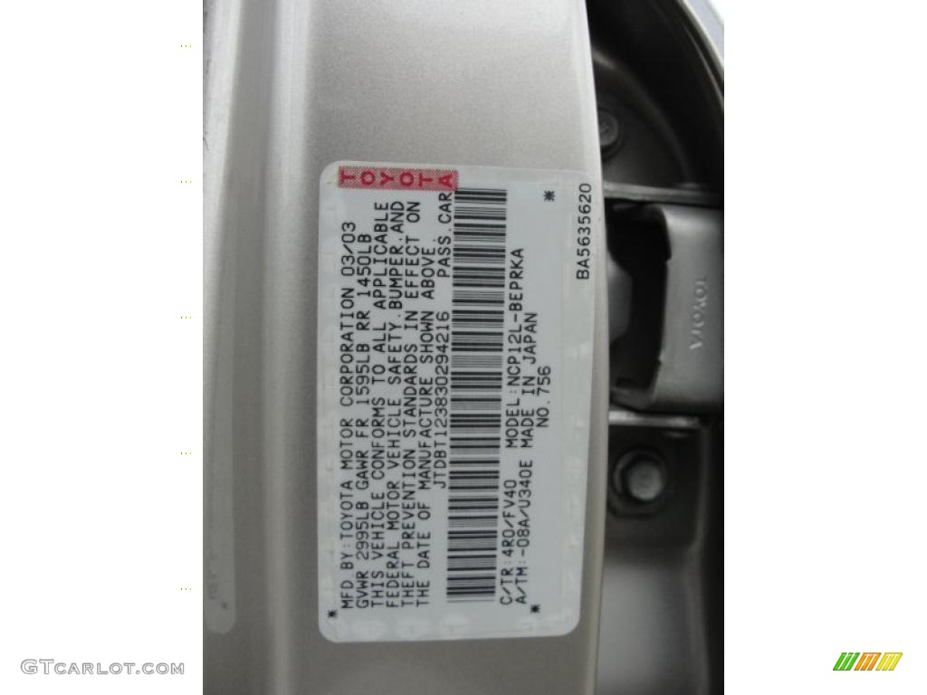 2003 ECHO Sedan - Silver Streak Mica / Shadow Gray photo #40