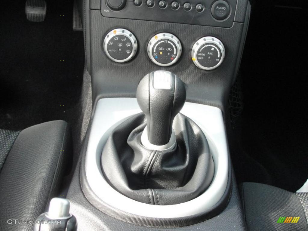 2007 Nissan 350Z Coupe 6 Speed Manual Transmission Photo #42507043