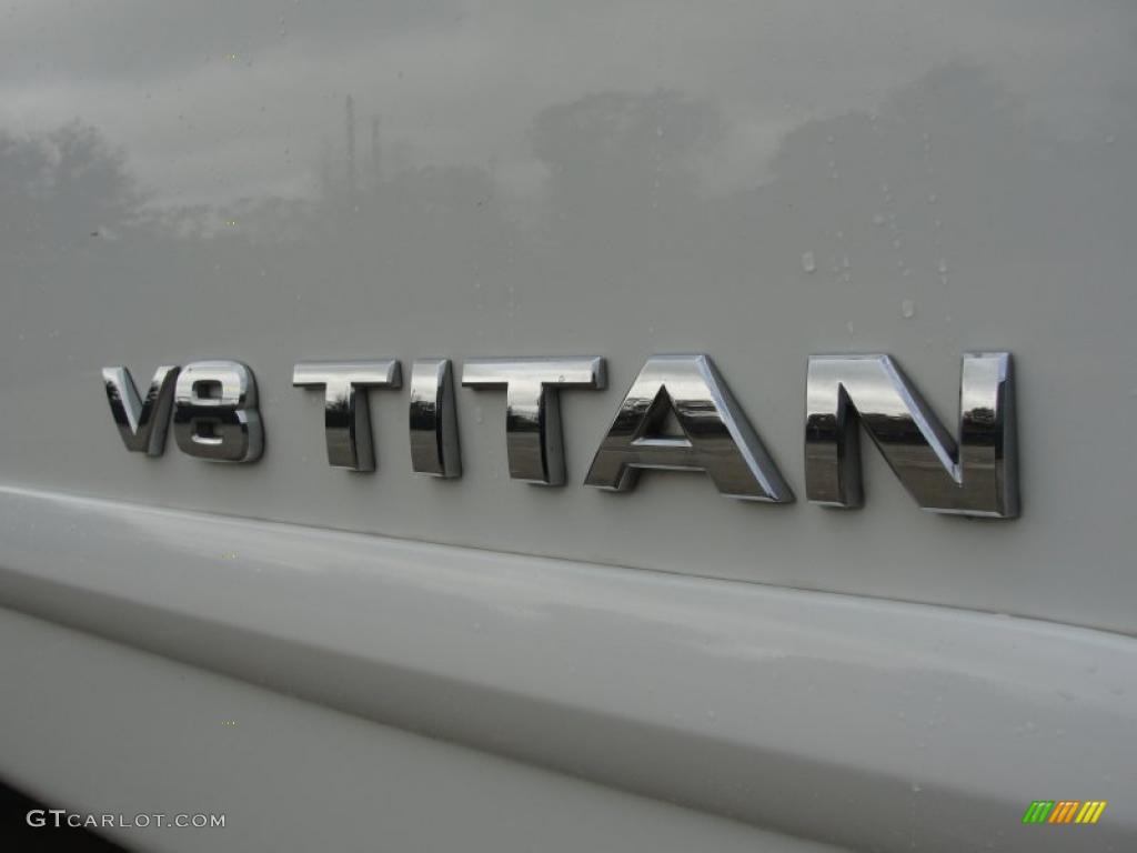 2008 Titan SE Crew Cab - Blizzard White / Charcoal photo #18