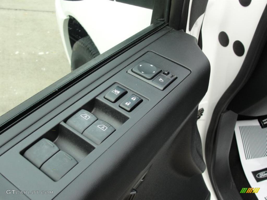 2008 Nissan Titan SE Crew Cab Controls Photo #42508339