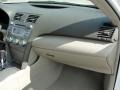 Super White - Camry LE Photo No. 24