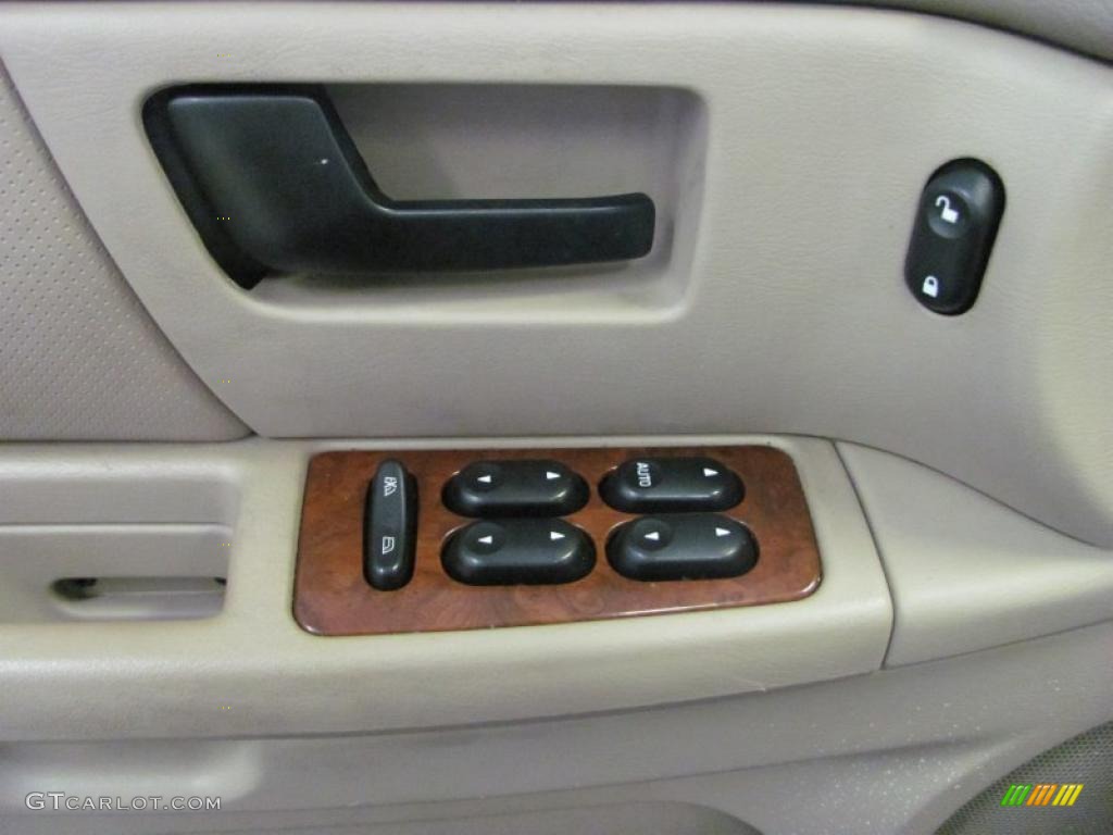 2004 Mercury Sable LS Premium Sedan Controls Photo #42513639