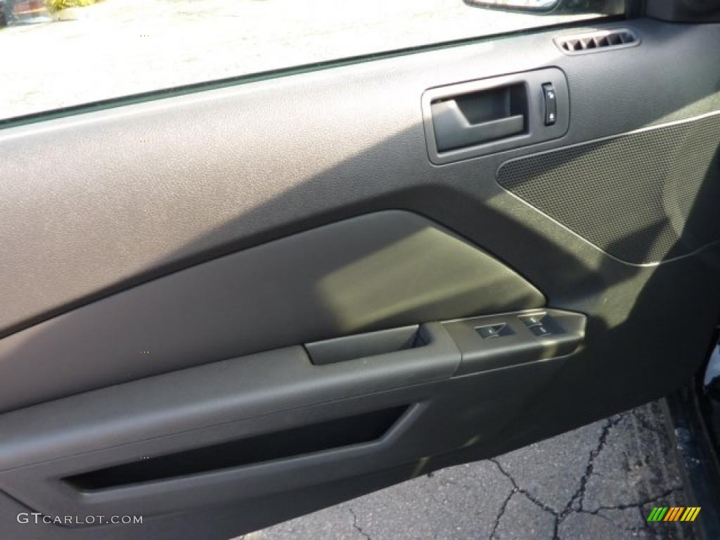 2011 Ford Mustang GT Convertible Charcoal Black Door Panel Photo #42514167