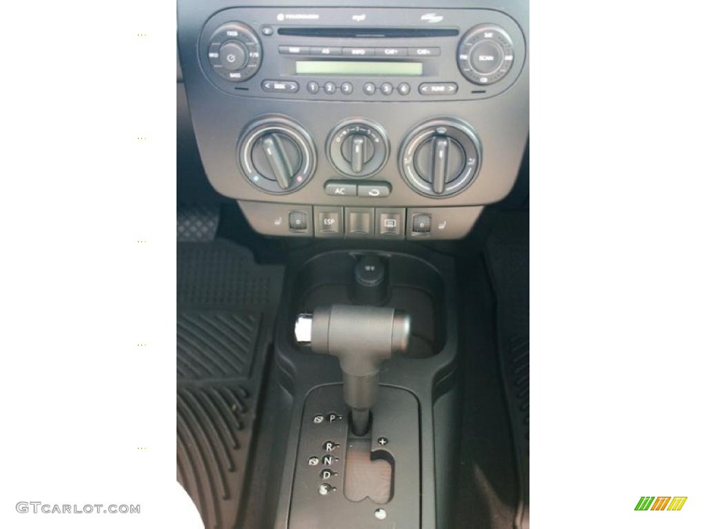 2010 Volkswagen New Beetle Final Edition Convertible Transmission Photos