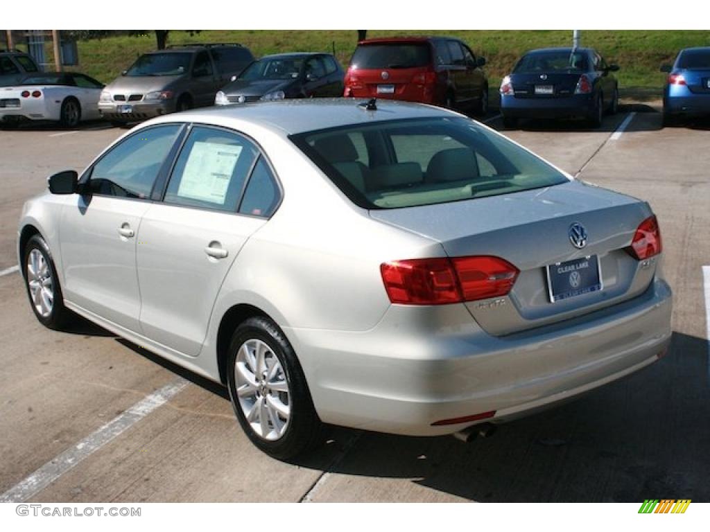 White Gold Metallic 2011 Volkswagen Jetta SE Sedan Exterior Photo #42514903