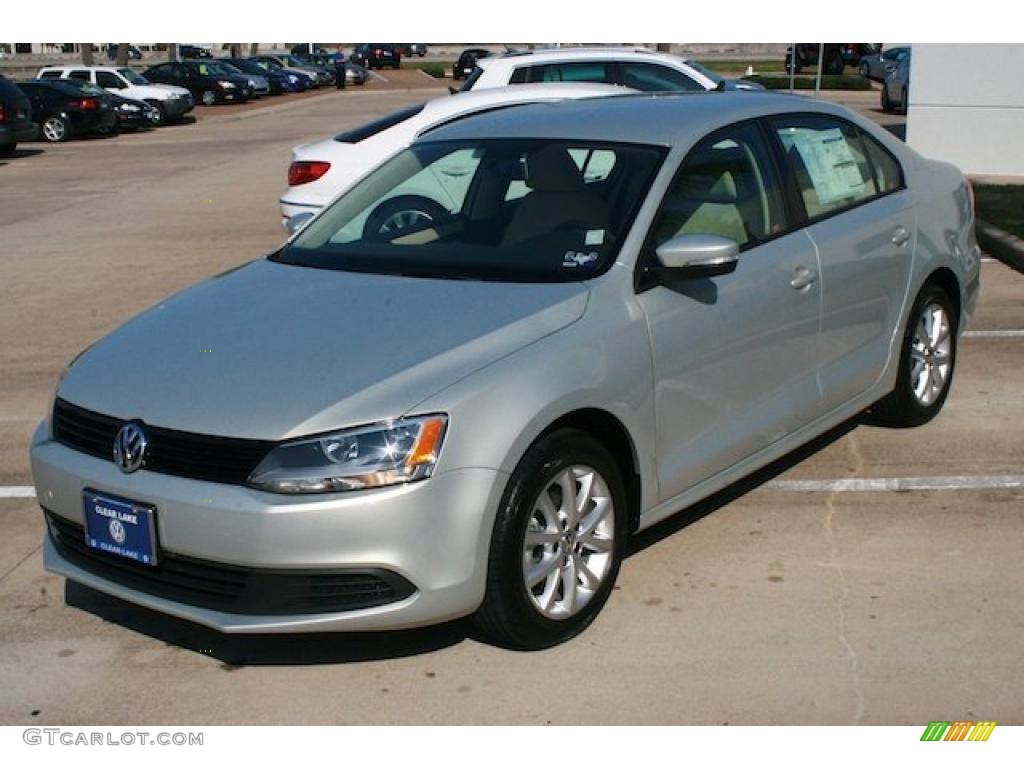 White Gold Metallic 2011 Volkswagen Jetta SE Sedan Exterior Photo #42514907