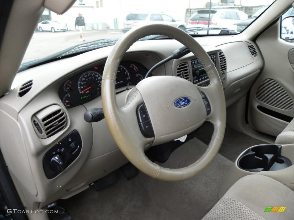 Medium Parchment Beige Interior 2003 Ford F150 XLT SuperCab Photo #42519505