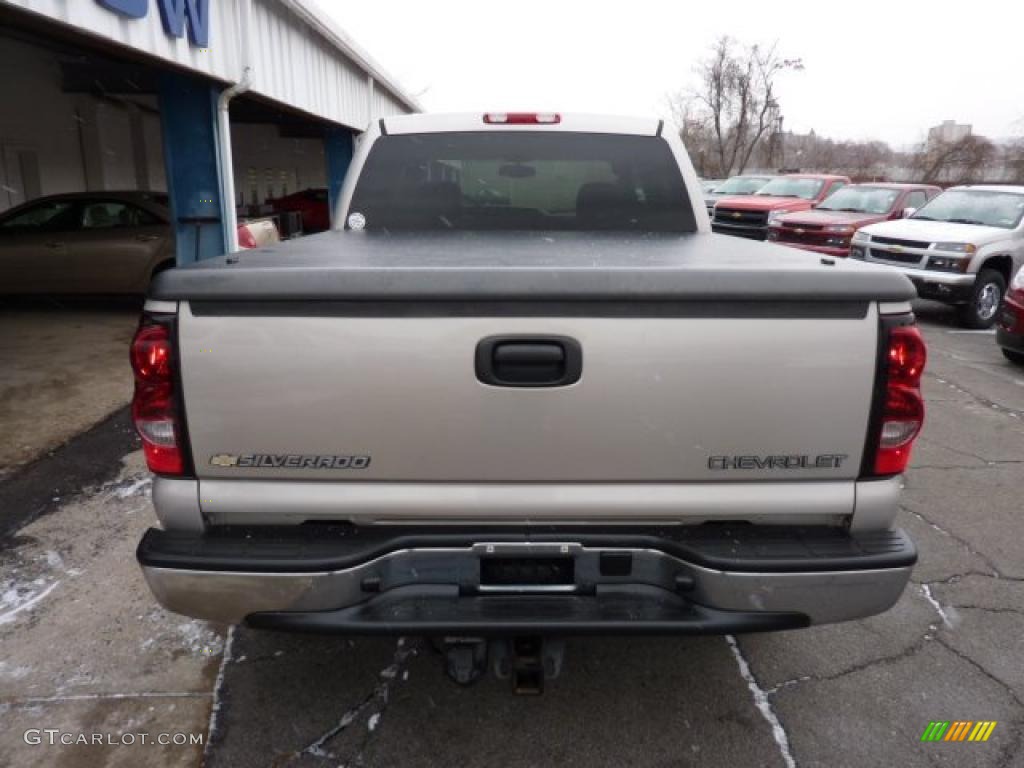 2005 Silverado 1500 Z71 Crew Cab 4x4 - Silver Birch Metallic / Dark Charcoal photo #9