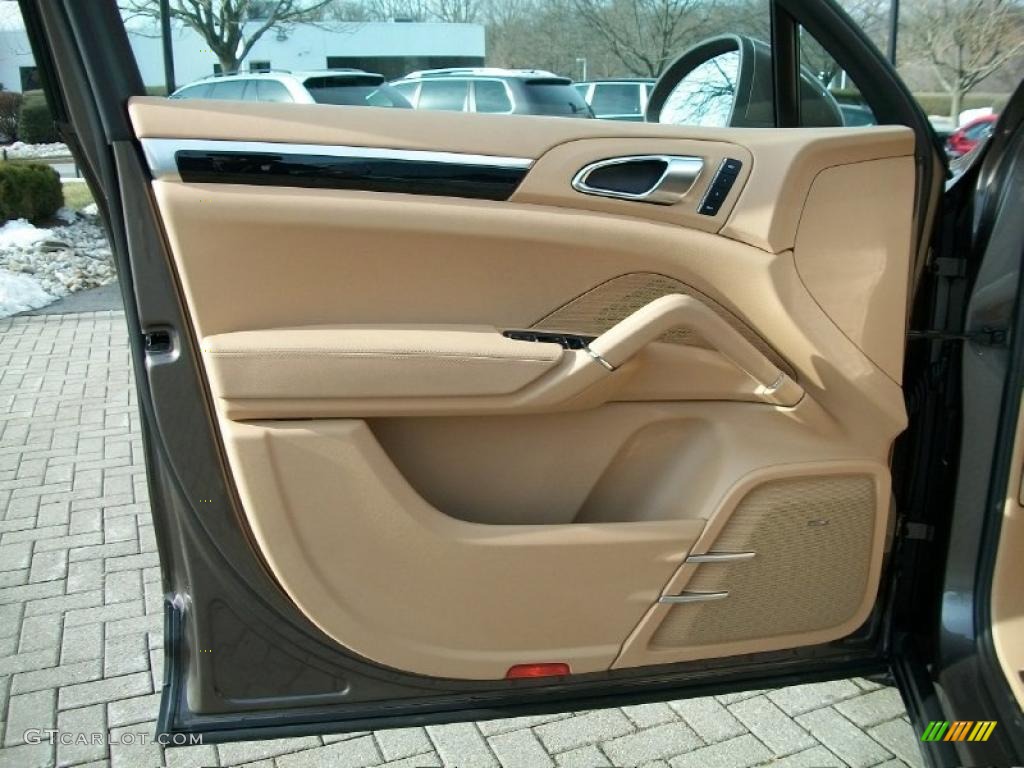 2011 Porsche Cayenne S Hybrid Luxor Beige Door Panel Photo #42527565