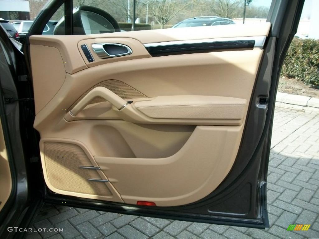 2011 Porsche Cayenne S Hybrid Luxor Beige Door Panel Photo #42527873